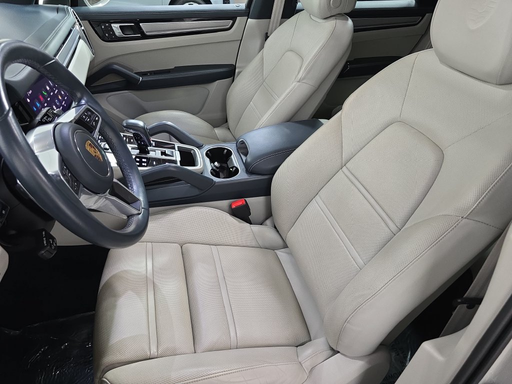 Used 2022 Porsche Cayenne Platinum Edition AWD/4WD image 5