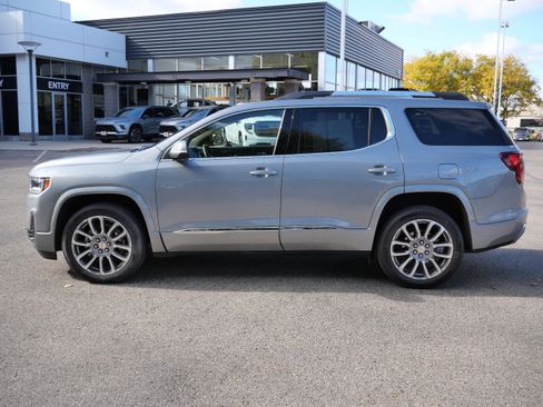 Used 2023 GMC Acadia Denali w/ Denali Ultimate Package image 5