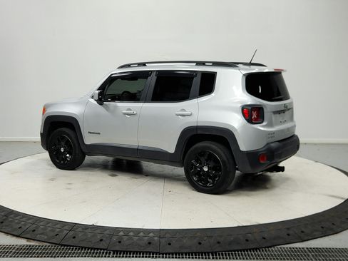 Used 2017 Jeep Renegade Latitude AWD/4WD image 6