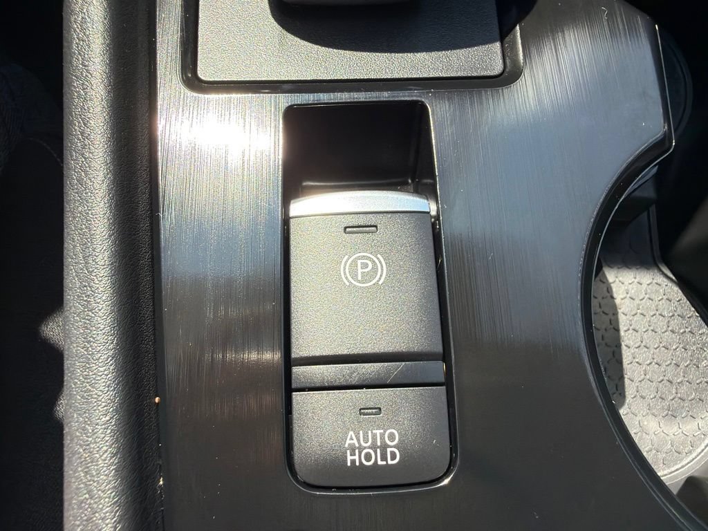 Used 2023 Nissan Rogue SV AWD/4WD image 22