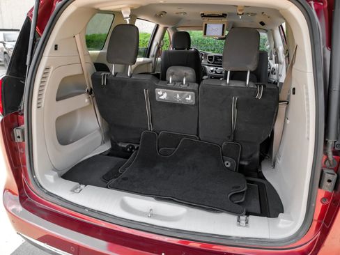 Used 2018 Chrysler Pacifica Touring Plus w/ Tire & Wheel Group image 47