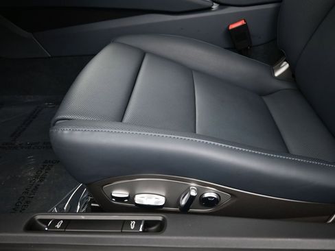 Used 2025 Porsche 718 Cayman GT4 image 6