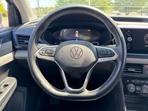 Used 2024 Volkswagen Taos SE FWD image 20
