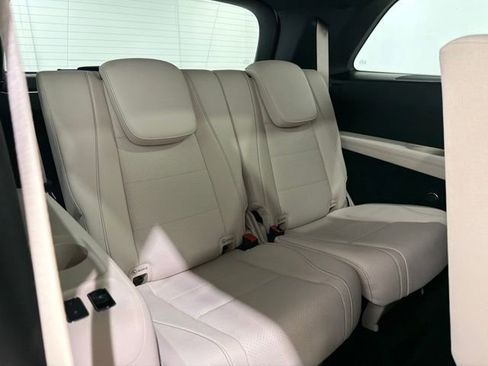 Used 2023 Mercedes-Benz GLS 450 4MATIC image 22