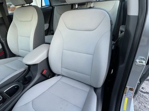 Used 2022 Hyundai Ioniq SE image 10