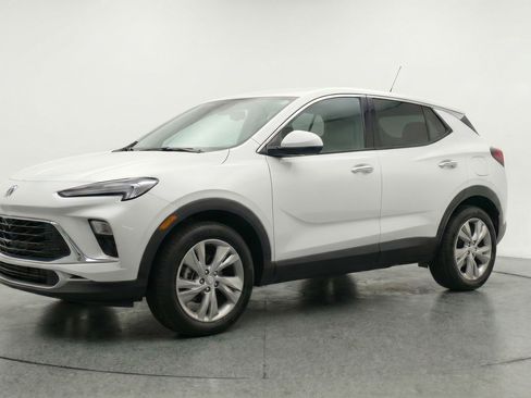 Used 2025 Buick Encore GX Preferred AWD/4WD image 3