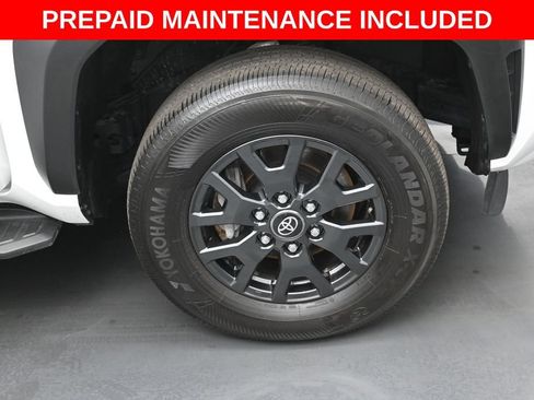 Certified 2025 Toyota 4Runner SR5 AWD/4WD image 34