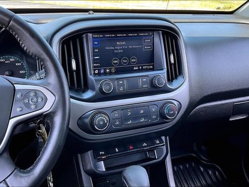 Used 2022 Chevrolet Colorado LT w/ Fleet Safety Package RWD image 10