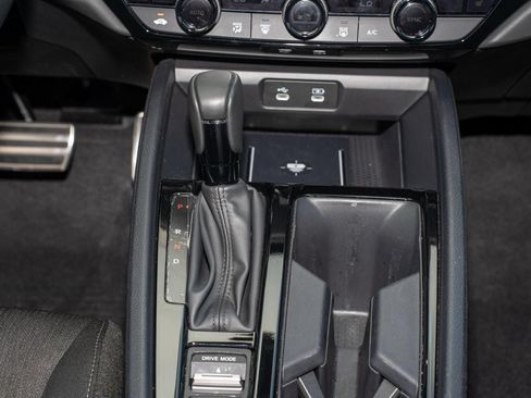 Used 2025 Honda Accord Sport image 25