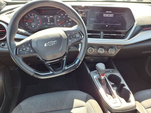 Used 2024 Chevrolet Trax RS w/ Driver Confidence Package FWD image 13