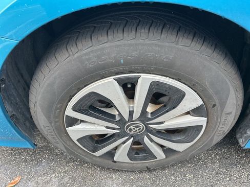 Used 2017 Toyota Prius Prime Advanced image 5