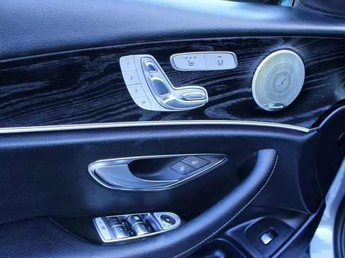 Used 2019 Mercedes-Benz E 300 image 9