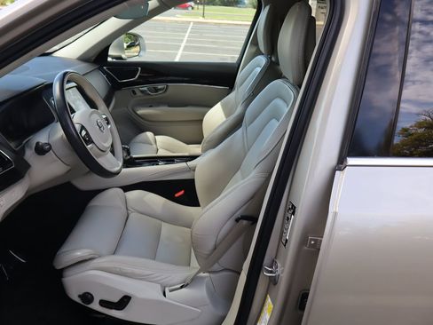 Used 2018 Volvo XC90 T6 Momentum w/ Convenience Package AWD/4WD image 19