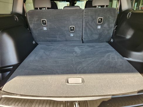 Used 2025 Jeep Grand Cherokee Laredo X image 35