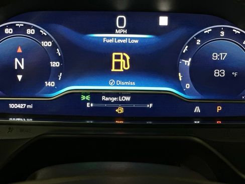 Used 2022 Chevrolet Suburban LT w/ LT Signature Plus Package RWD image 4