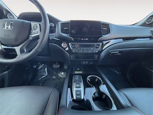Certified 2025 Honda Passport Black Edition image 11