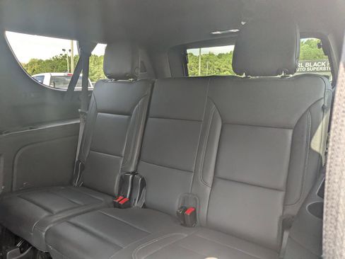 Used 2022 Chevrolet Suburban Z71 image 25