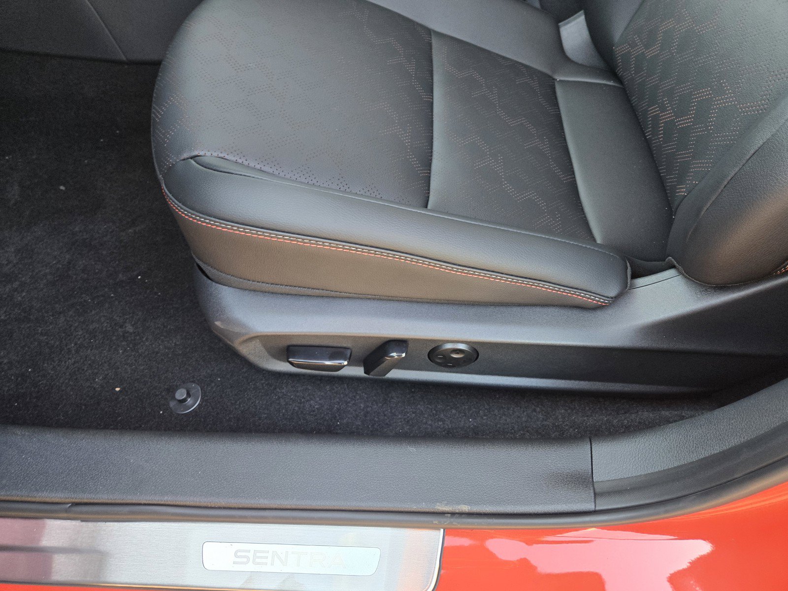 New 2027 Nissan Sentra SR w/ SR Premium Package FWD image 10