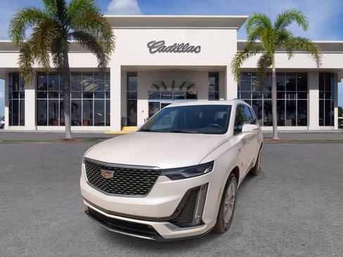 Certified 2023 Cadillac XT6 Luxury FWD image 5