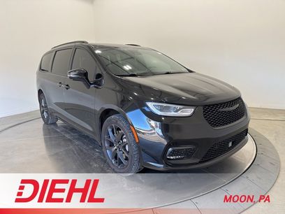 Used 2021 Chrysler Pacifica Limited w/ Premium & Safety Sphere Group