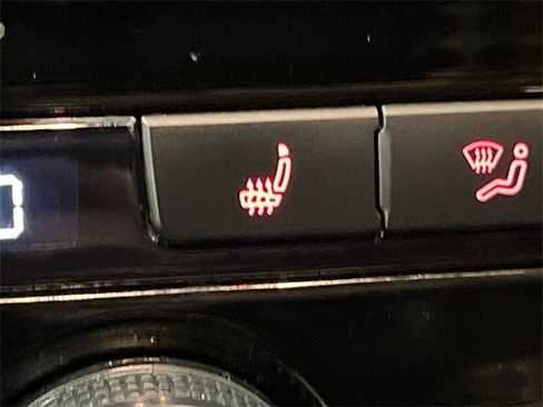 Used 2022 Volkswagen Passat 2.0T SE image 26