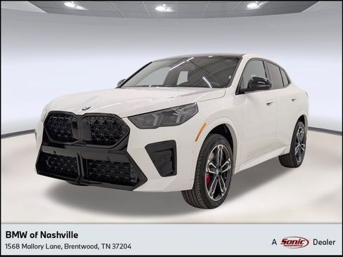 New 2026 BMW X2 xDrive28i w/ M Sport Package AWD/4WD image 1