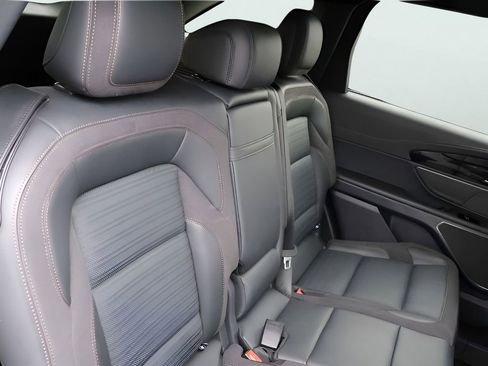 Used 2024 Lincoln Nautilus Reserve w/ Equipment Group 202A image 13