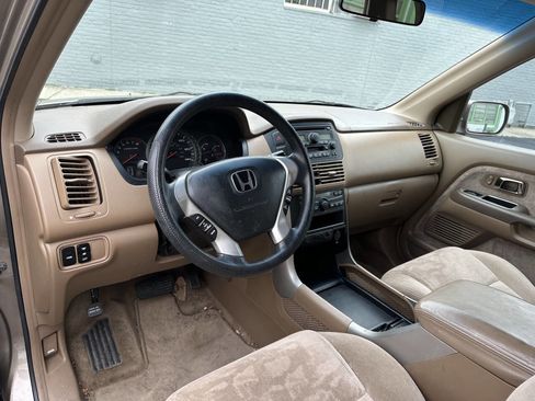 Used 2004 Honda Pilot EX image 16