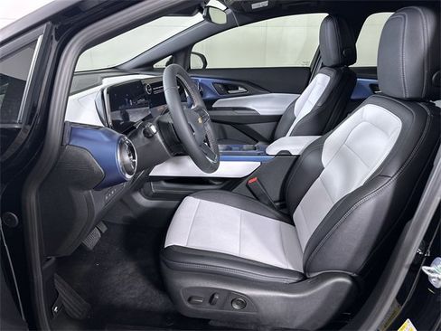 New 2026 Chevrolet Equinox EV LT image 18