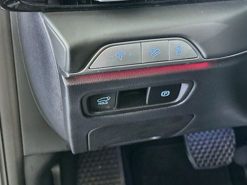 Used 2025 Genesis GV80 2.5T Standard AWD/4WD image 17