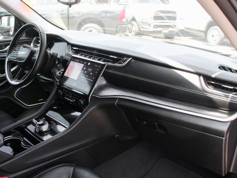 Used 2021 Jeep Grand Cherokee L Limited image 38