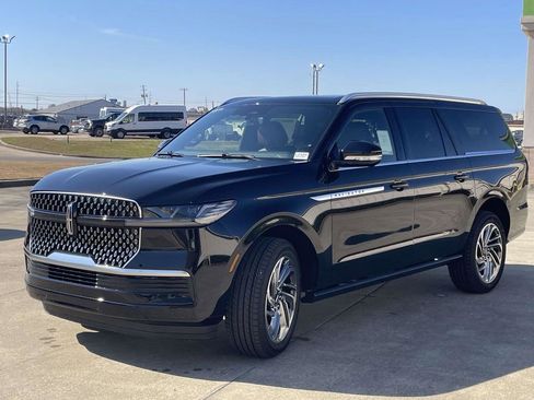 New 2025 Lincoln Navigator L Reserve image 7