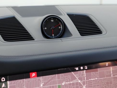 Used 2021 Porsche Cayenne image 47