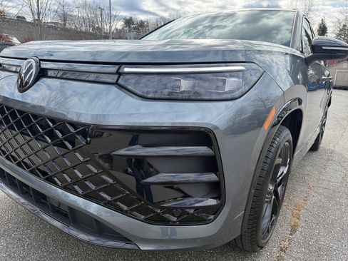 New 2026 Volkswagen Tiguan SE R-Line image 26