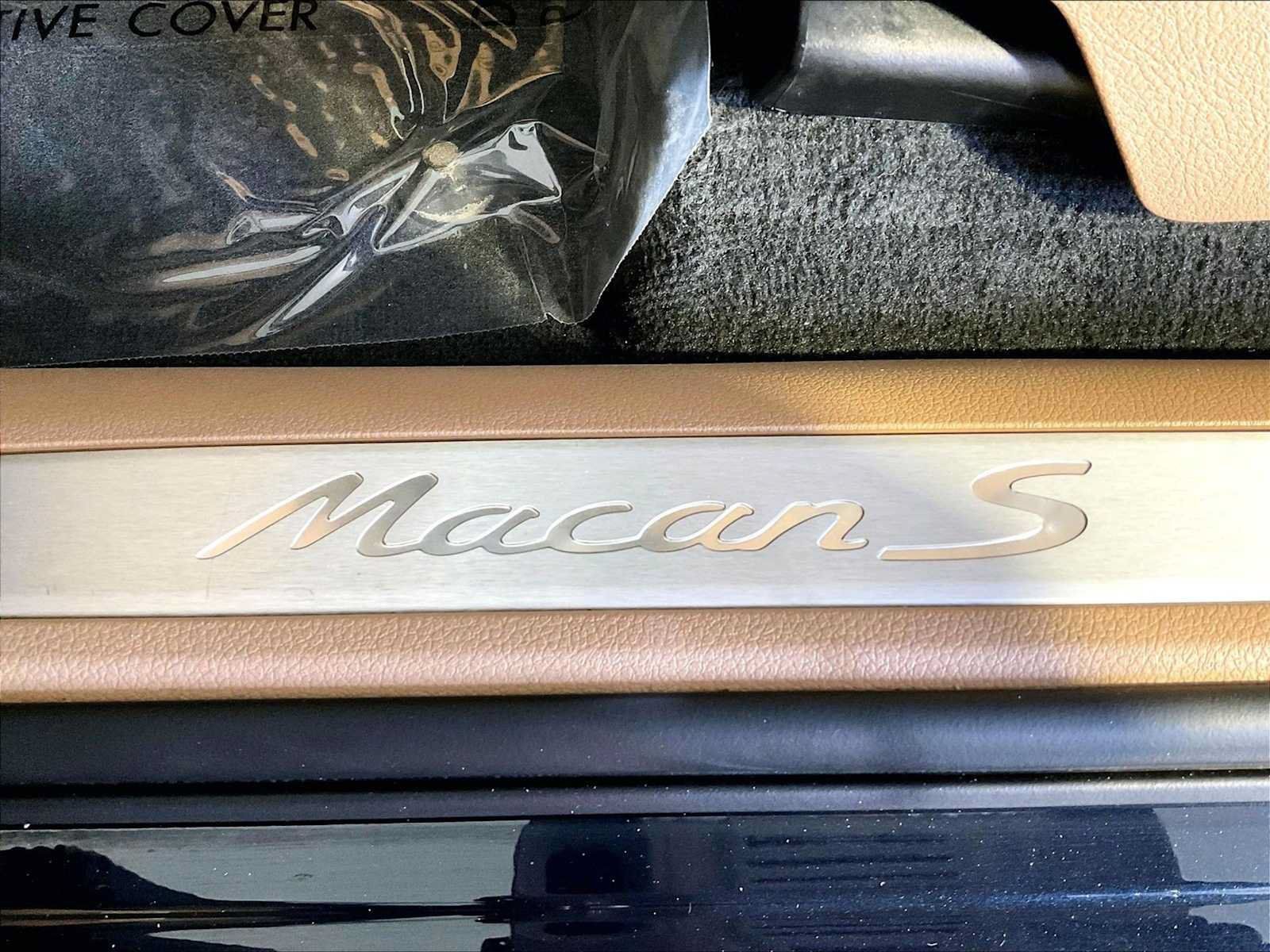Certified 2021 Porsche Macan S w/ Premium Package Plus AWD/4WD image 19