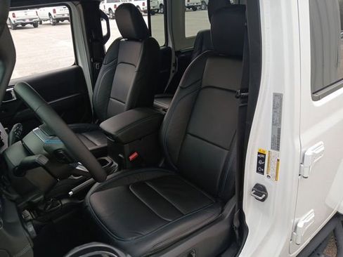 Used 2024 Jeep Wrangler High Altitude AWD/4WD image 38