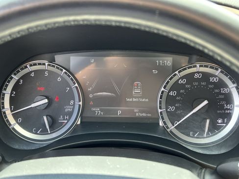 Used 2022 Toyota Highlander XLE w/ Protection Package #3 (TMS) AWD/4WD image 17