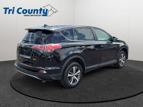 Used 2018 Toyota RAV4 XLE FWD image 7