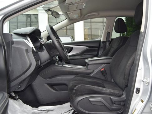 Used 2019 Nissan Murano S AWD/4WD image 16