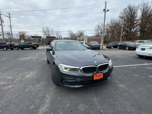 Used 2017 BMW 540i xDrive image 2