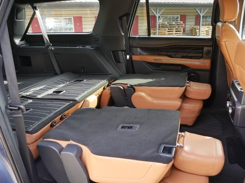 Certified 2023 Ford Expedition Max Platinum image 38