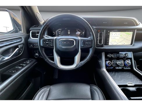 Used 2022 GMC Yukon XL Denali AWD/4WD image 8