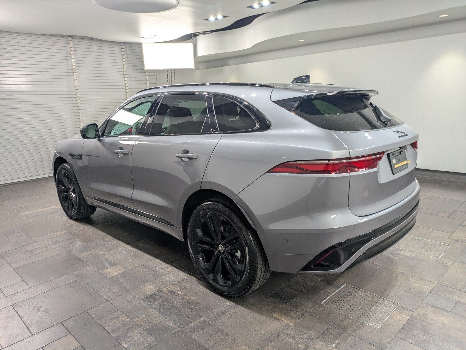 New 2026 Jaguar F-PACE R-Dynamic S AWD/4WD image 4