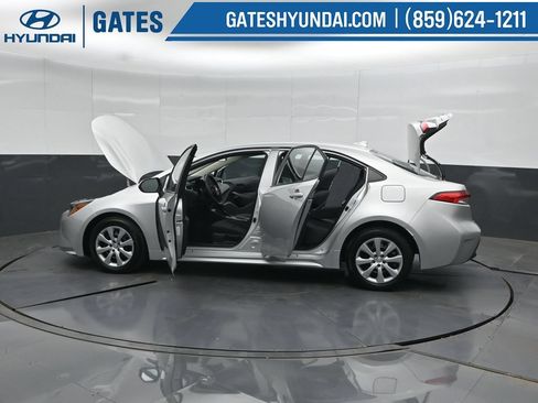 Used 2025 Toyota Corolla LE FWD image 51