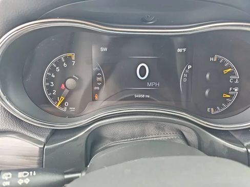 Used 2019 Jeep Grand Cherokee Laredo AWD/4WD image 14