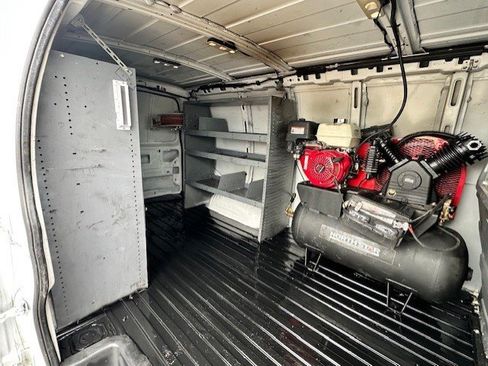 Used 2018 Chevrolet Express 2500 w/ Driver Convenience Package image 11