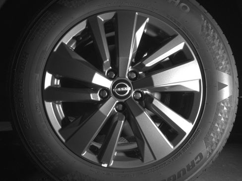 Used 2025 Nissan Pathfinder SV image 13