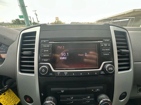 Used 2018 Nissan Frontier SV image 25