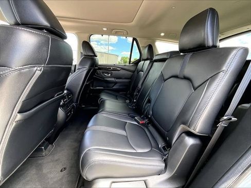 Used 2024 Honda Pilot Touring image 15