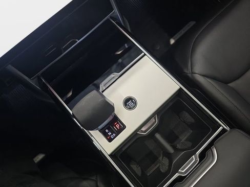 Certified 2025 Land Rover Range Rover Long Wheelbase Autobiography image 28